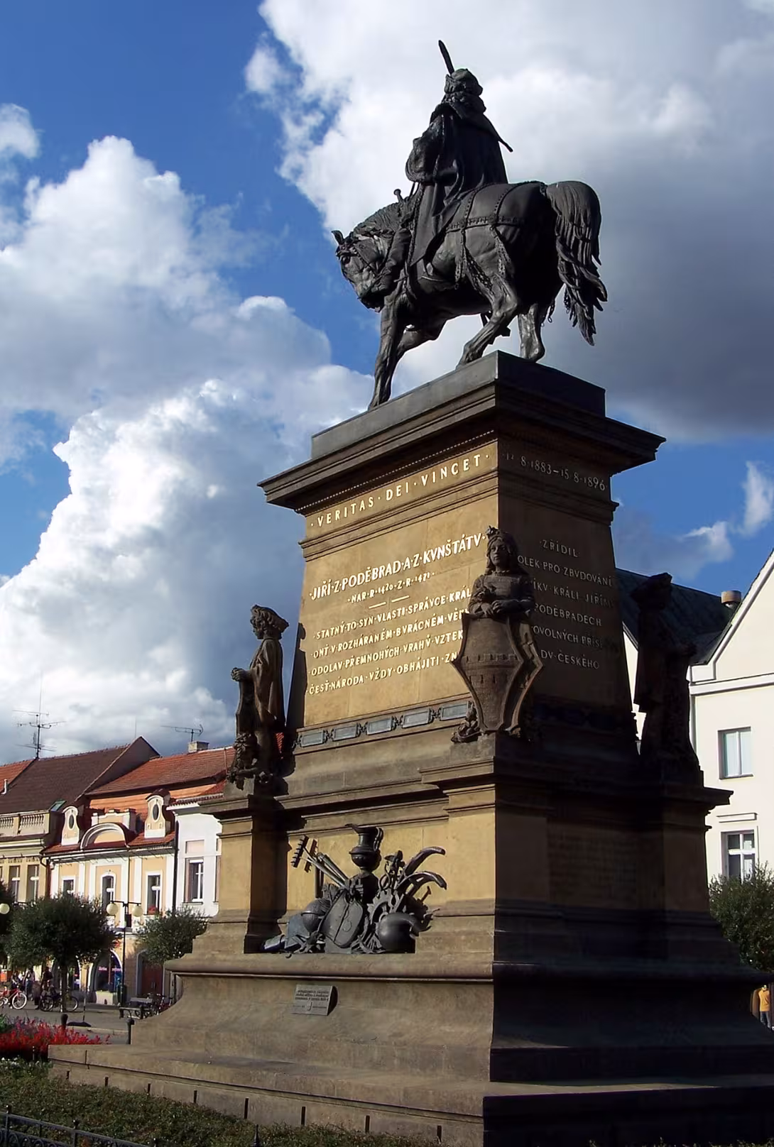 Dnešní pohled – pomník Jiřího z Poděbrad