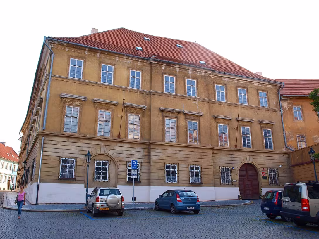 Dnešní pohled – Trauttmannsdorfský palác na Hradčanech