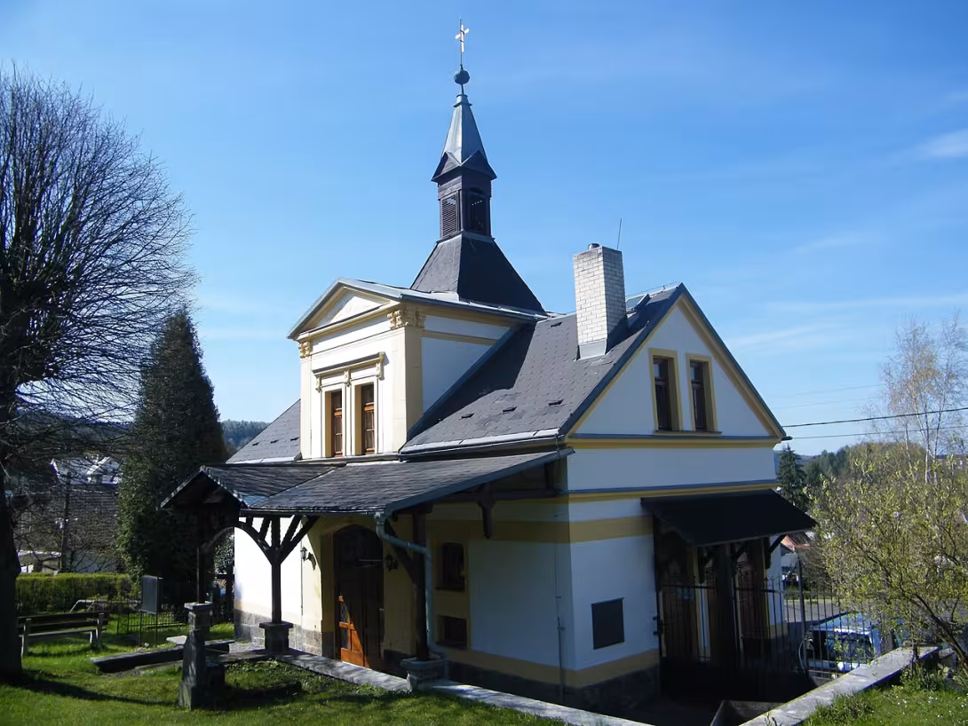 Dnešní pohled – Hřbitovní kaple (Dolní Poustevna)