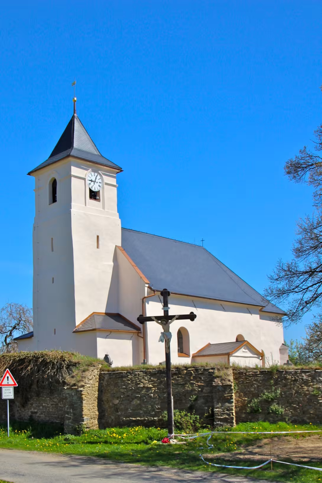 Dnešní pohled – Kostel Archanděla Michaela (Hrozová)