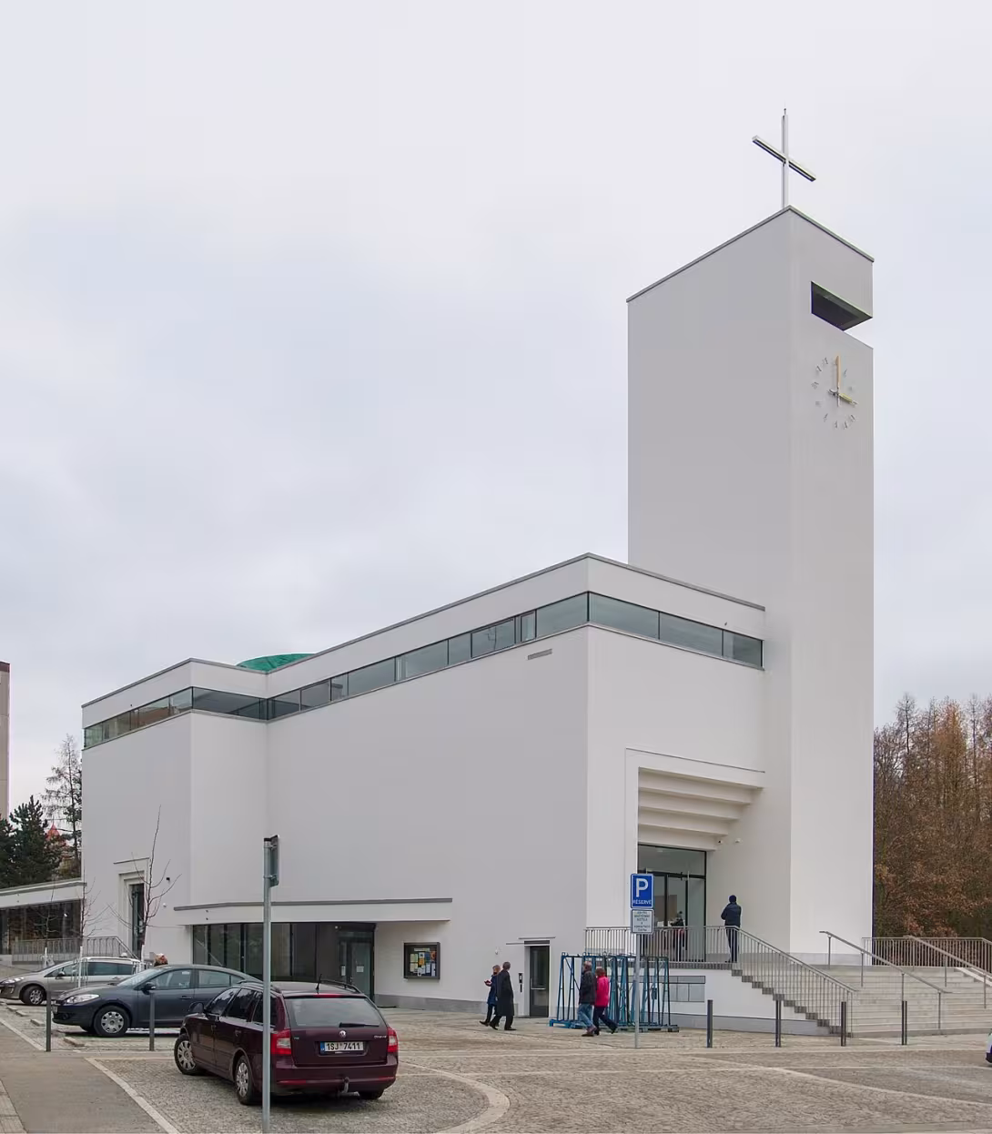 Dnešný pohľad – Kostel Krista Spasitele a komunitní centrum Praha-Barrandov