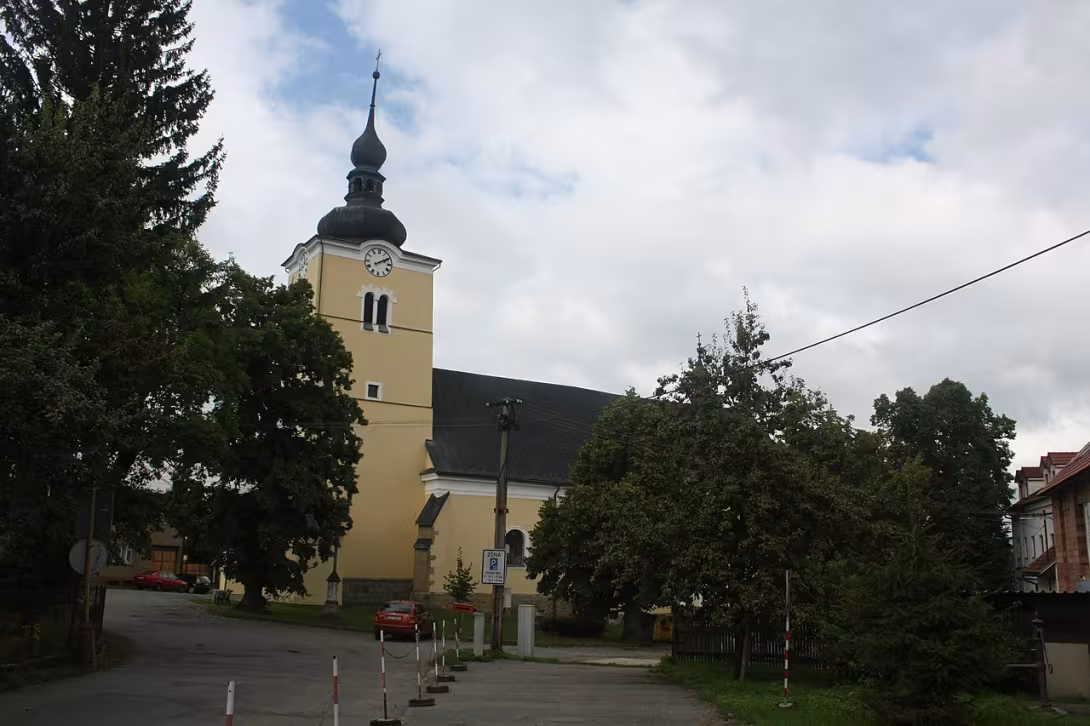 Dnešní pohled – Kostel Nalezení svatého Kříže (Valašské Klobouky)