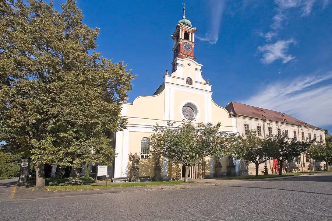Heutige Ansicht – Kostel Nanebevzetí Panny Marie (Police nad Metují)