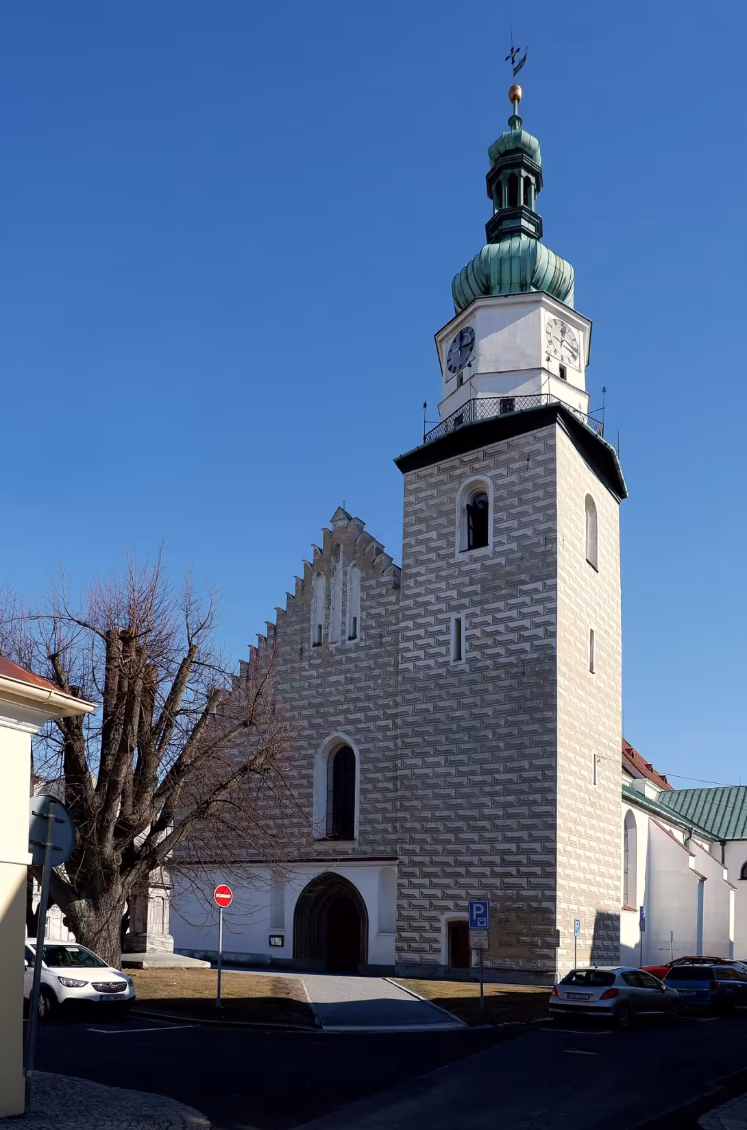 Dnešní pohled – Kostel Nanebevzetí Panny Marie (Bruntál)