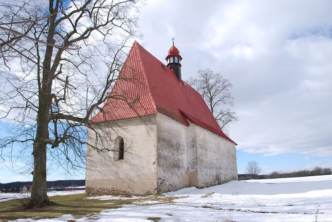 Dnešní pohled – Kostel Nanebevzetí Panny Marie (Dobronice u Bechyně)