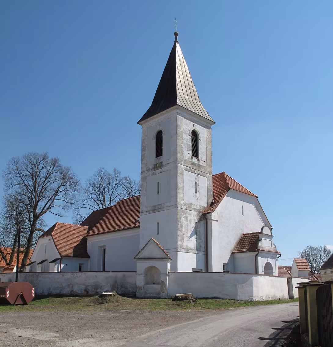 Dnešní pohled – Kostel Nanebevzetí Panny Marie (Modrá Hůrka)