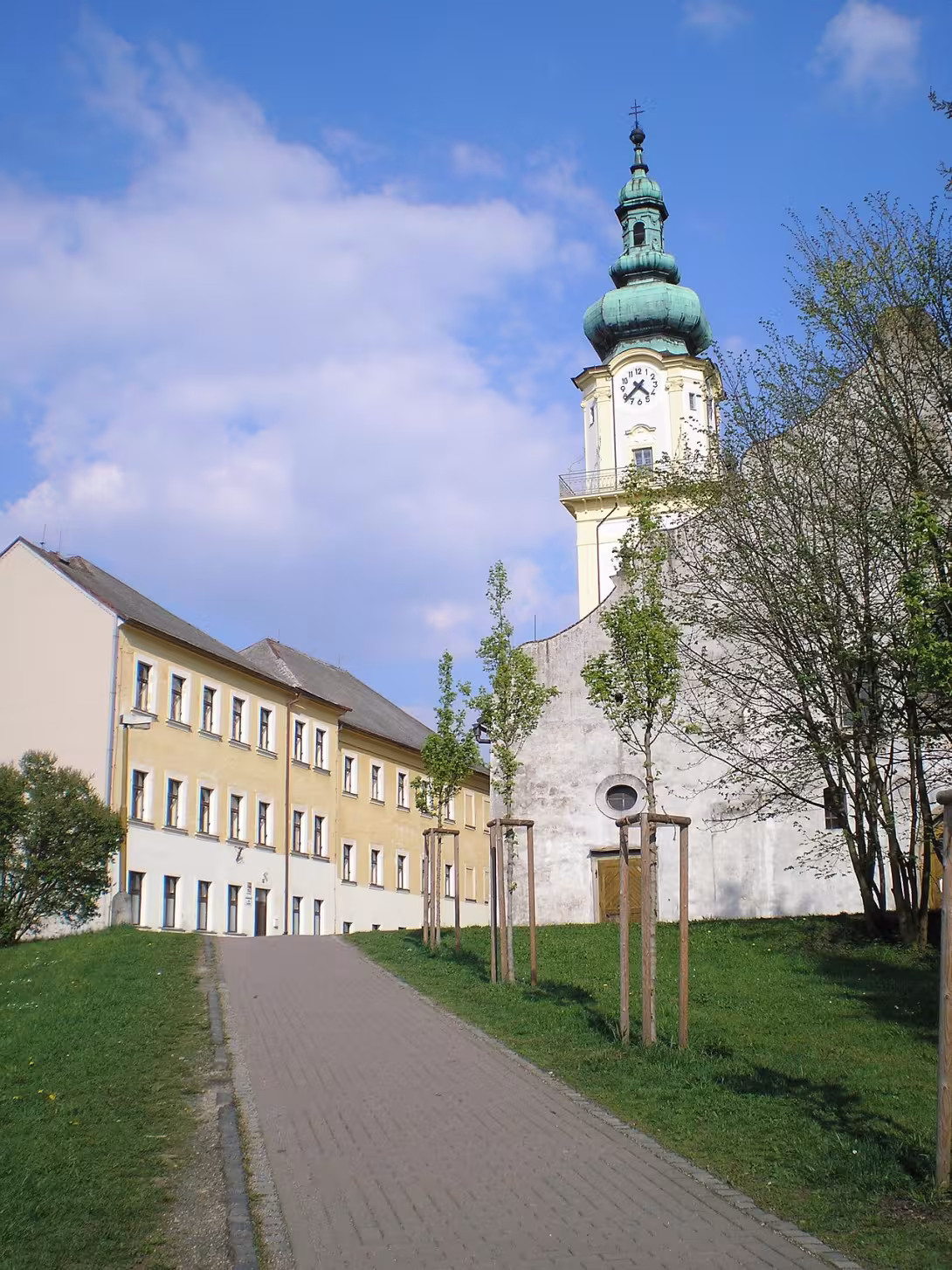 Dnešní pohled – Kostel Nanebevzetí Panny Marie (Planá)