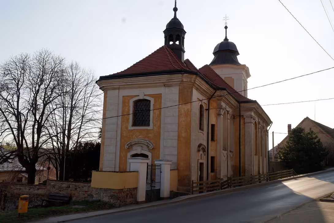 Dnešní pohled – Kostel Nanebevzetí Panny Marie (Únětice)