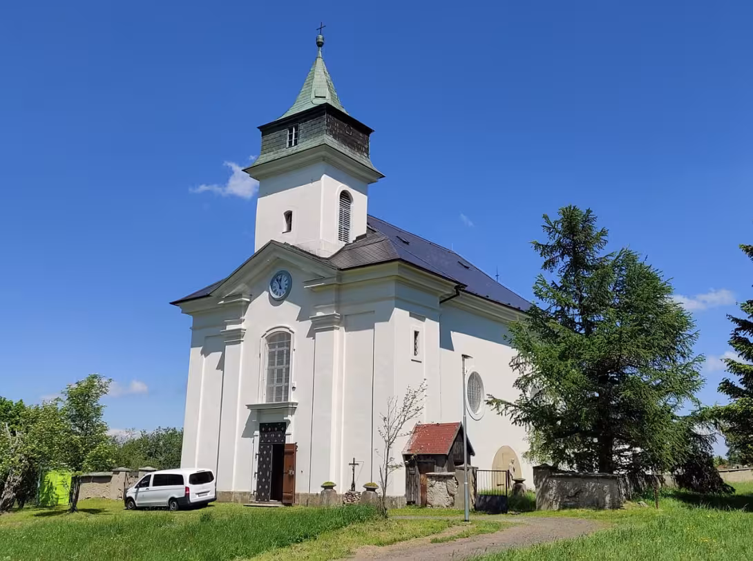 Dnešní pohled – Kostel Nanebevzetí Panny Marie na Cínovci