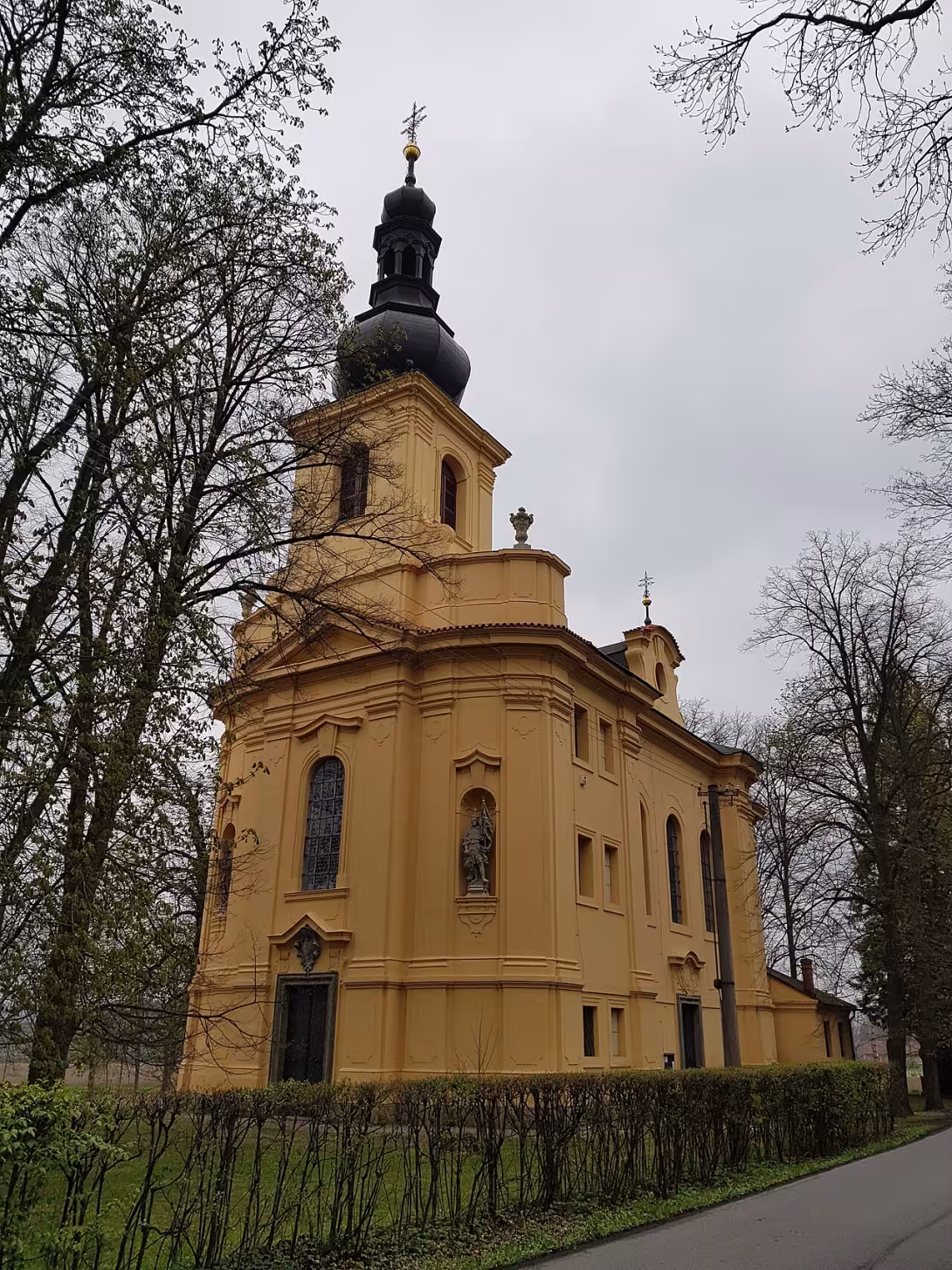 Dnešní pohled – Kostel Narození svatého Jana Křtitele (Osov)