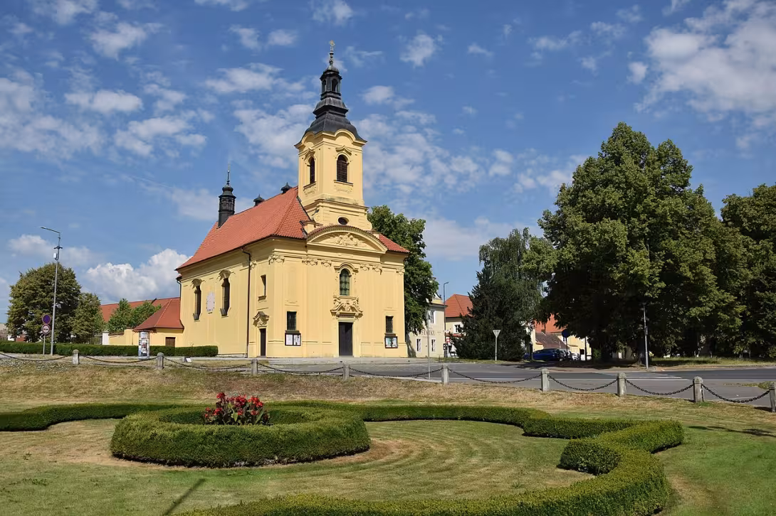 Dnešní pohled – Kostel Nejsvětější Trojice (Dobříš)