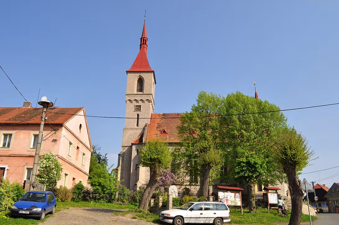 Dnešní pohled – Kostel Nejsvětější Trojice (Mešno)