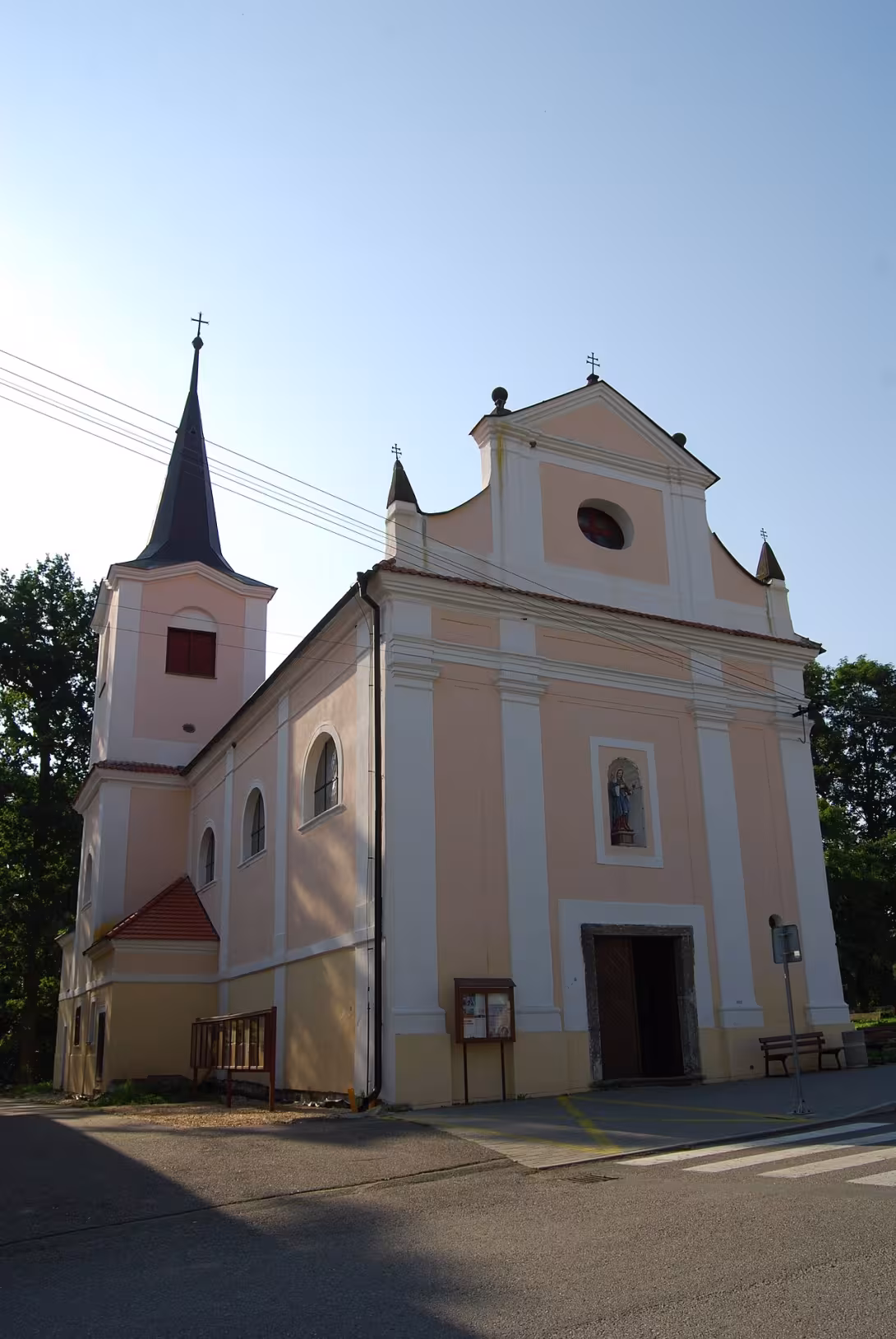 Heutige Ansicht – Kostel Nejsvětější Trojice (Nadějkov)