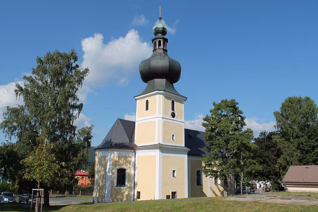 Dzisiejszy widok – Kostel Nejsvětější Trojice (Srní)