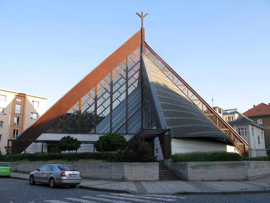 Dnešný pohľad – Kostel Neposkvrněného početí Panny Marie (Praha 10)