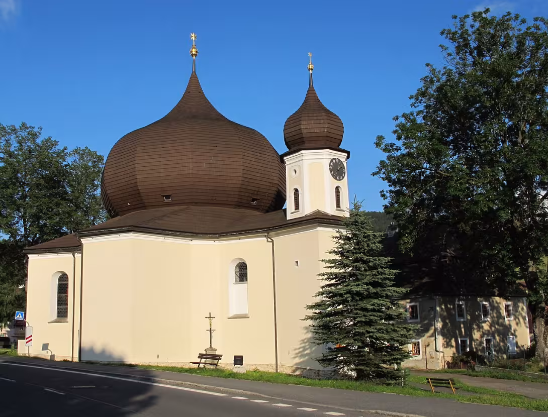 Dnešní pohled – Kostel Panny Marie Pomocné (Železná Ruda)