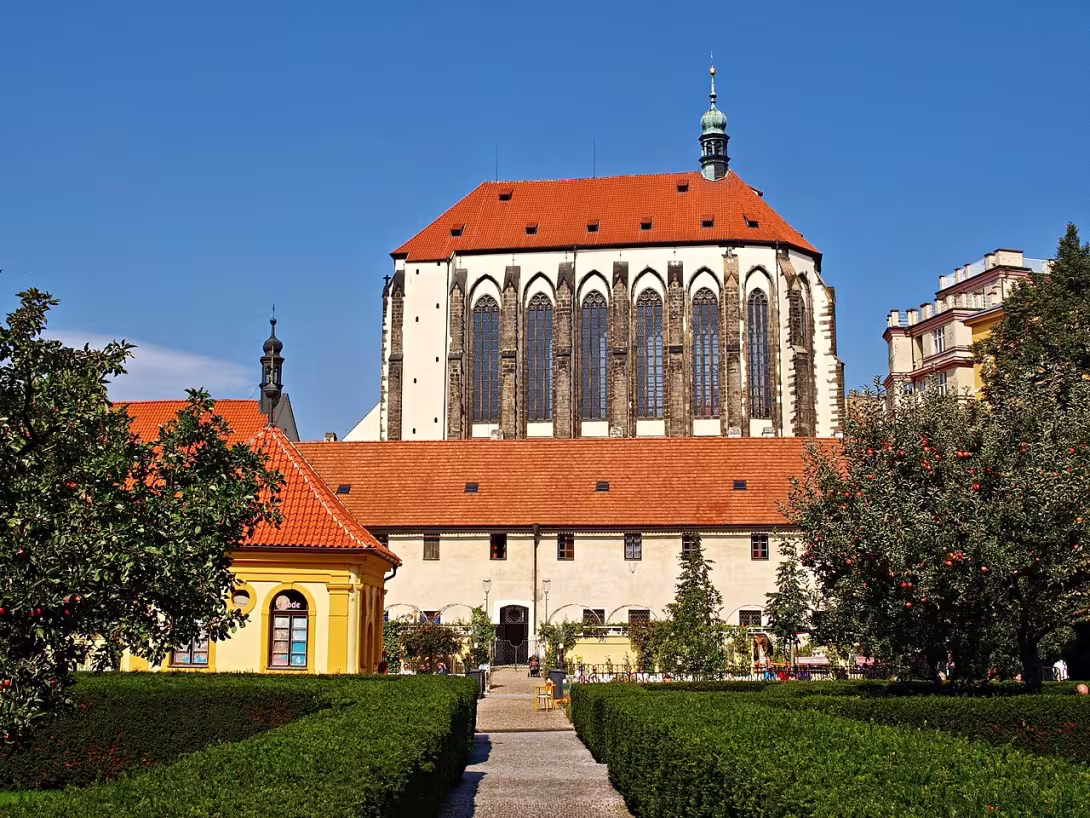 Dnešní pohled – Kostel Panny Marie Sněžné (Praha)