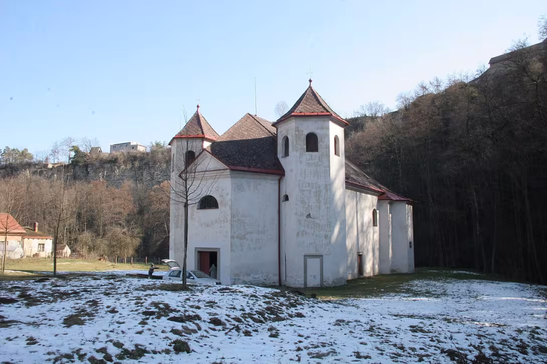 Dnešní pohled – Kostel Panny Marie pod Skalou
