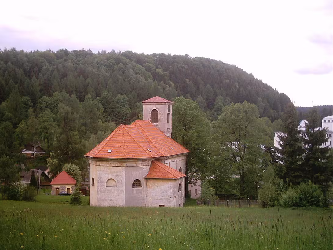 Dnešní pohled – Kostel Povýšení svatého Kříže (Horní Adršpach)