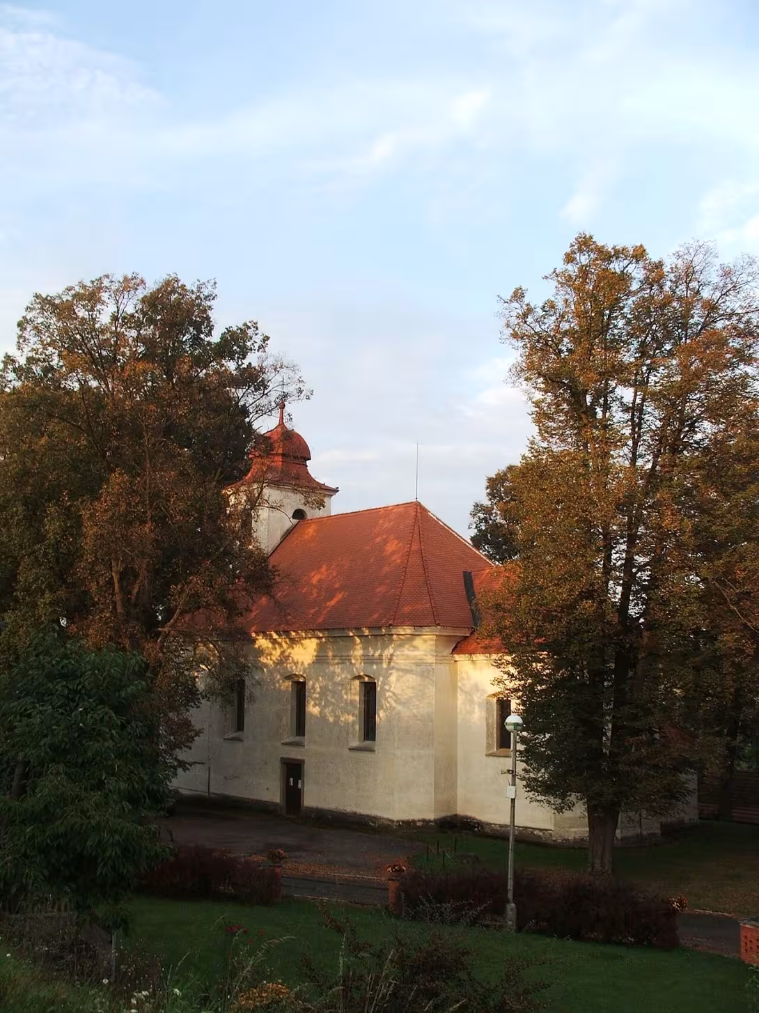 Dzisiejszy widok – Kostel Povýšení svatého Kříže (Dolní Bělá)