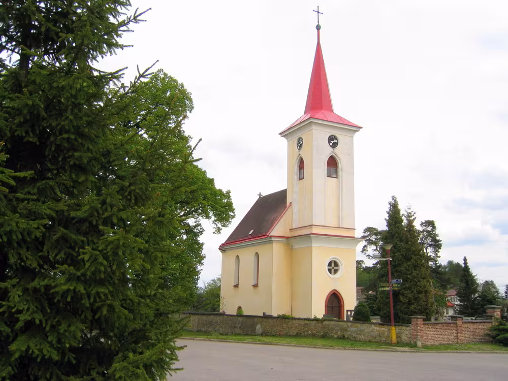 Dnešní pohled – Kostel Proměnění Páně (Velichovky)