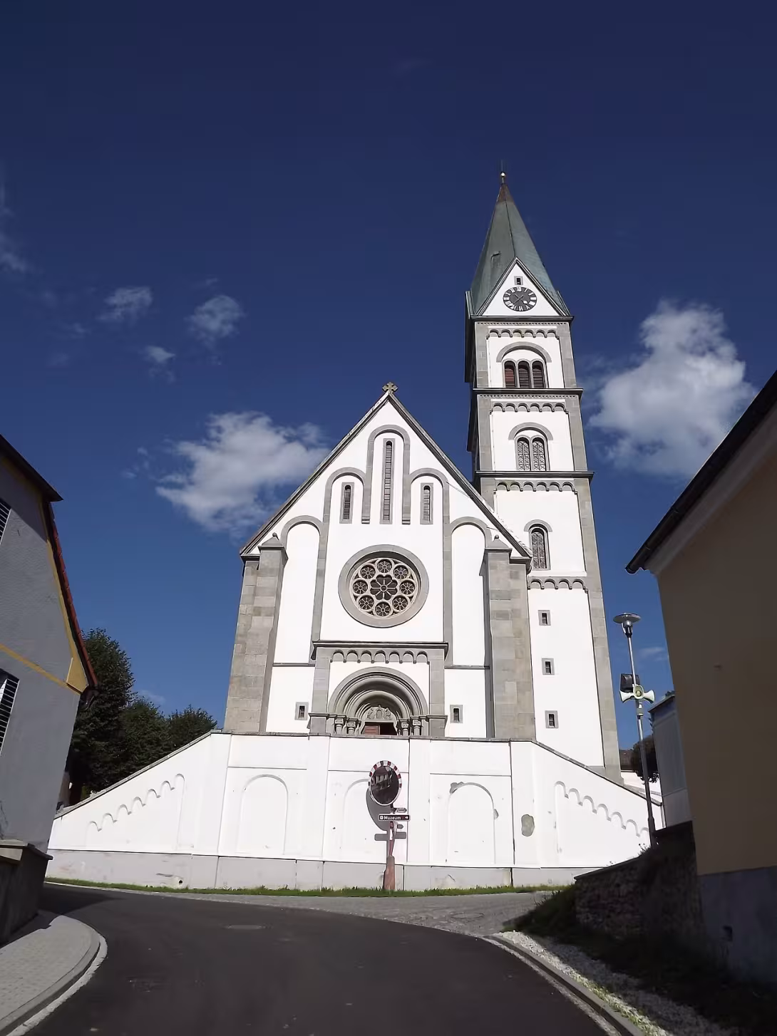 Dnešní pohled – Kostel Proměnění Páně (Žihobce)
