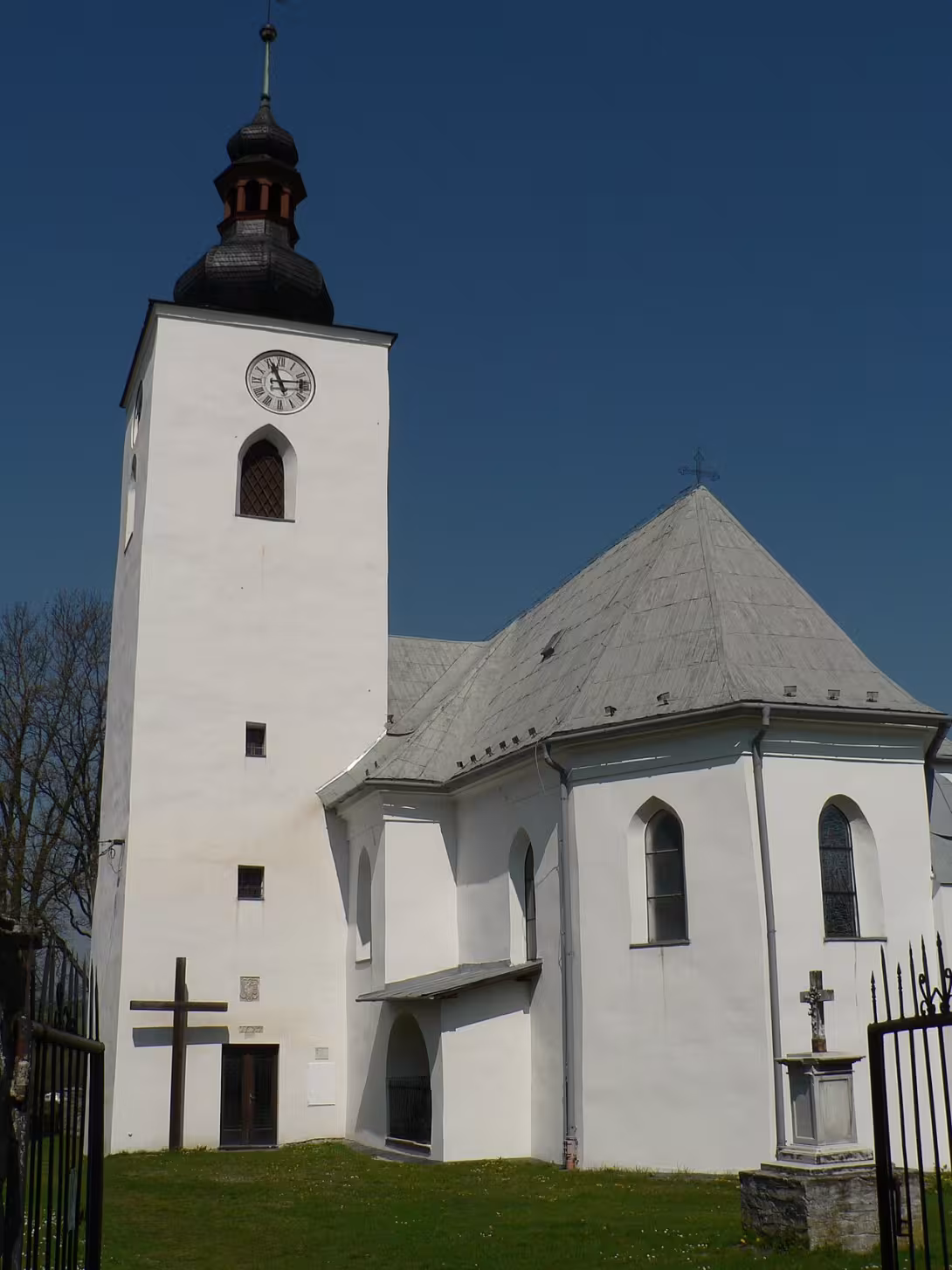 Dnešní pohled – Kostel Tří králů (Břidličná)