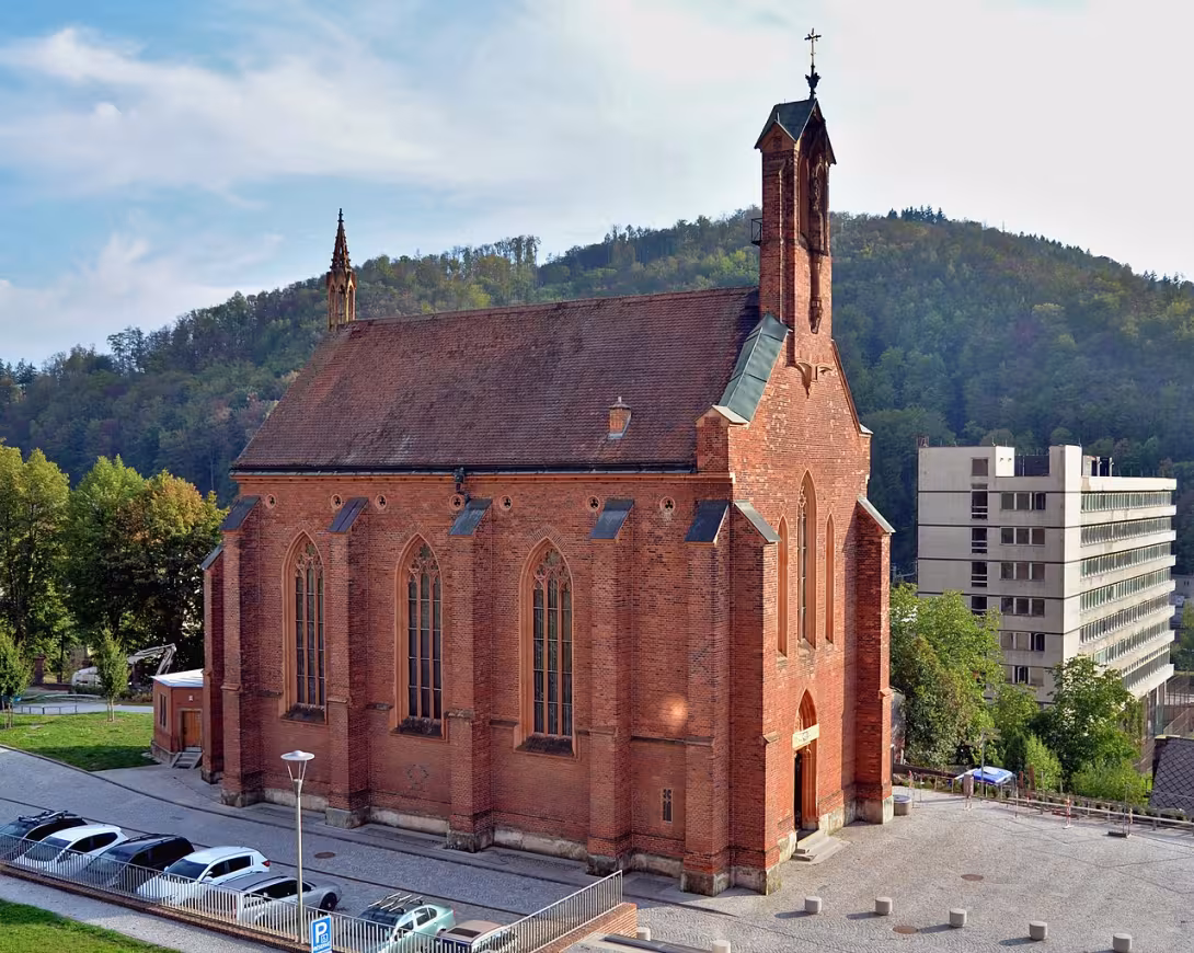 Dnešní pohled – Kostel svaté Barbory (Adamov)