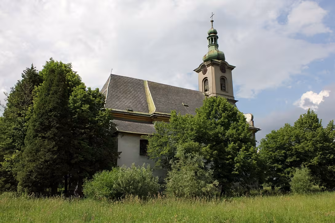 Dnešní pohled – Kostel svaté Barbory (Louky)