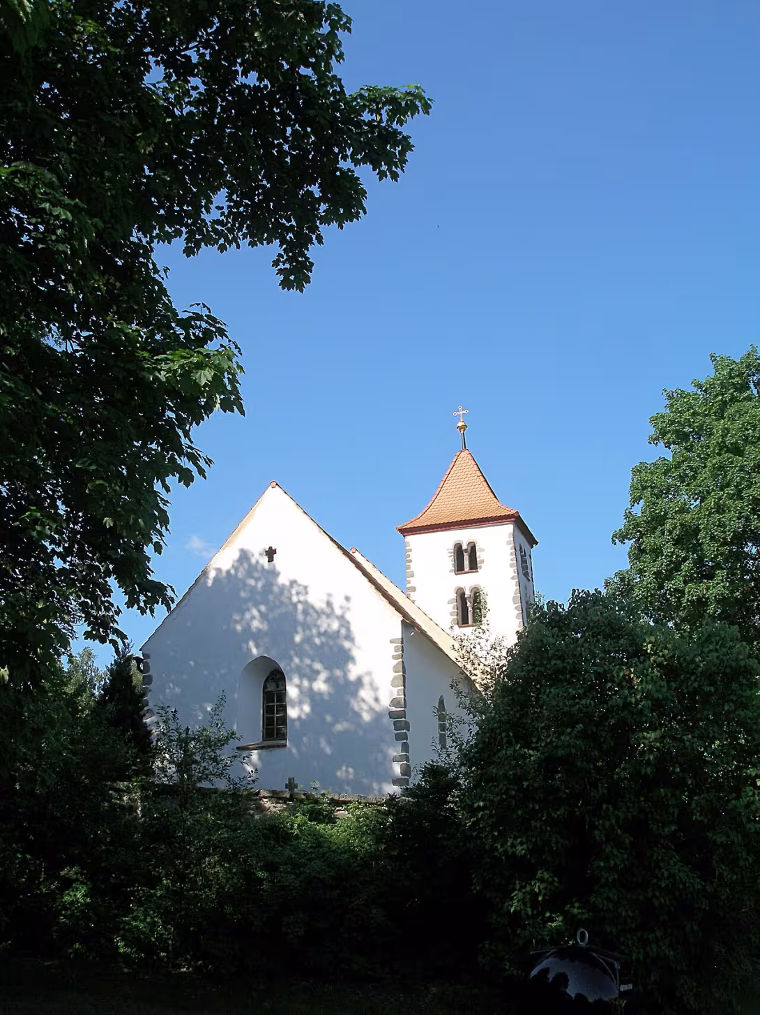 Dnešní pohled – Kostel svaté Voršily (Újezdec)