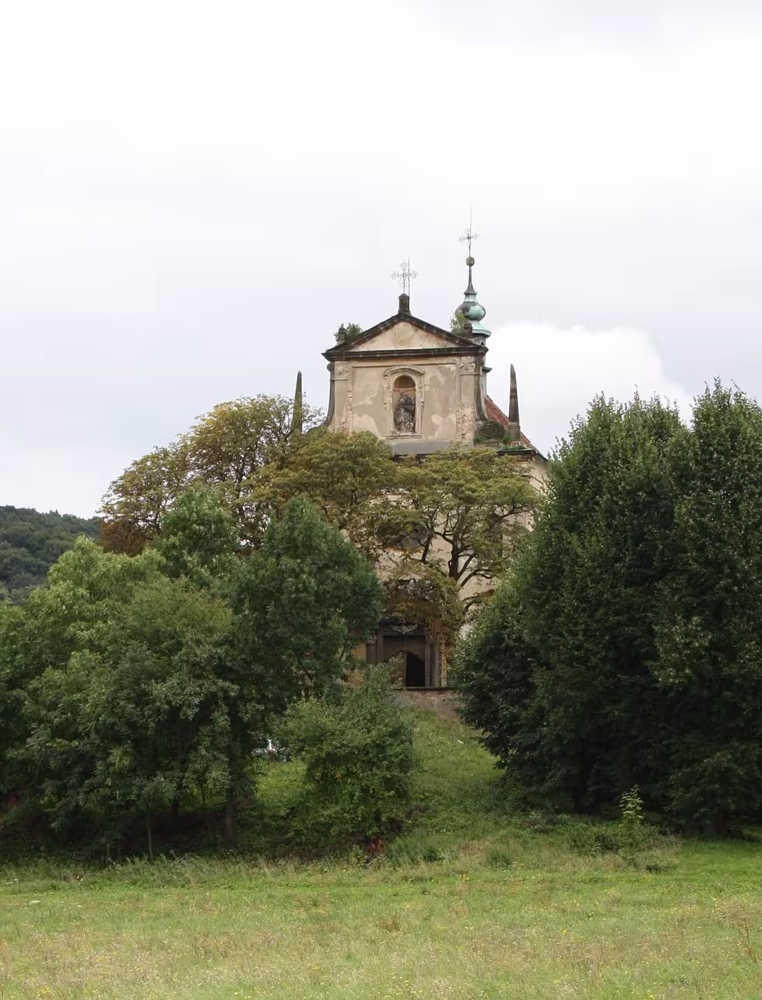 Dnešní pohled – Kostel svatého Antonína Paduánského (Milešov)