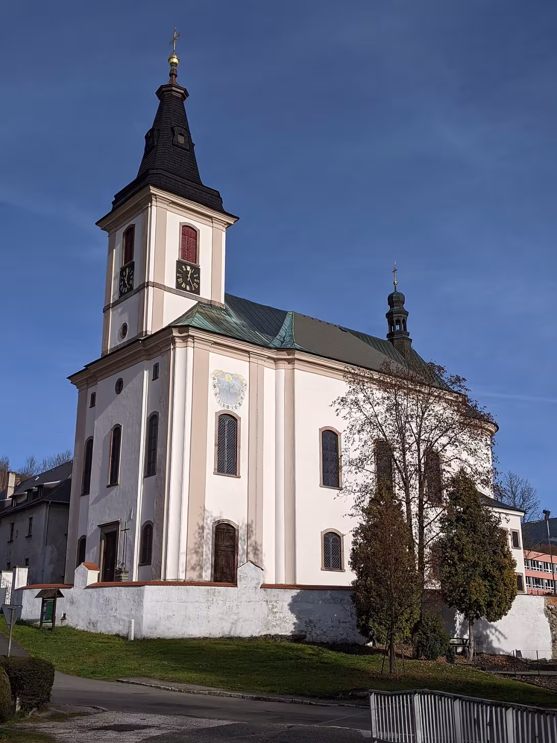 Dnešní pohled – Kostel svatého Archanděla Michaela (Dolní Rokytnice)