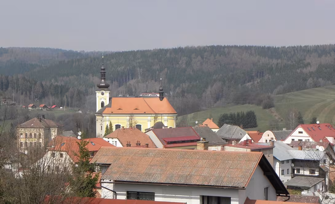 Dnešní pohled – Kostel svatého Bartoloměje (Pecka)