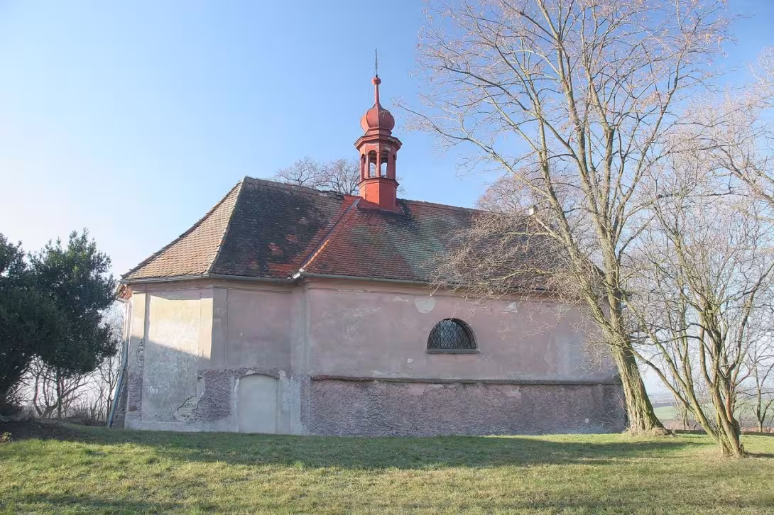 Dnešný pohľad – Kostel svatého Bartoloměje (Podmoky)