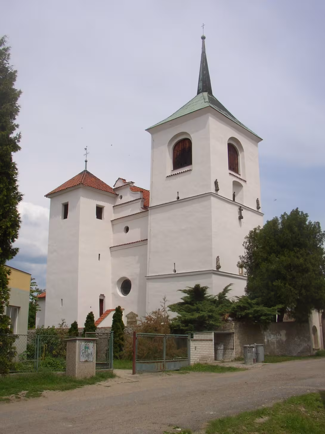 Dnešní pohled – Kostel svatého Gotharda (Brozany nad Ohří)