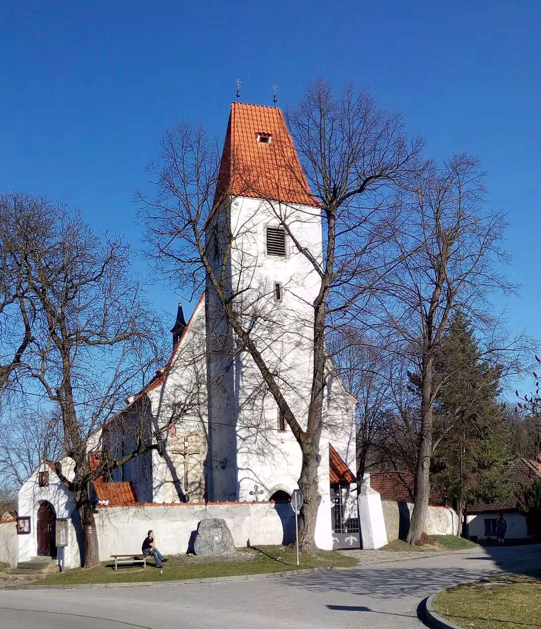 Dnešní pohled – Kostel svatého Jakuba Většího (Boršov nad Vltavou)