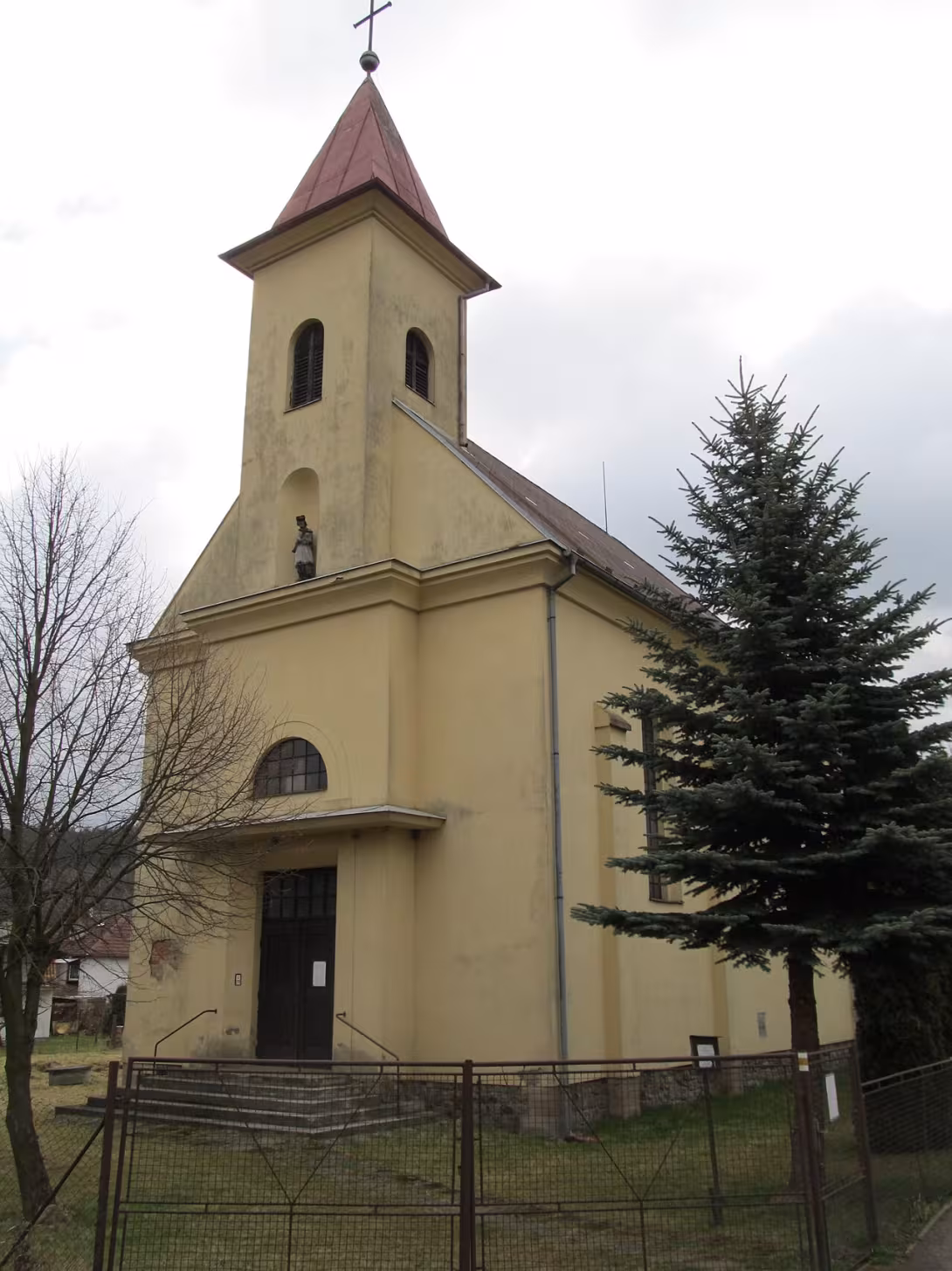 Dnešní pohled – Kostel svatého Jana Nepomuckého (Kařez)