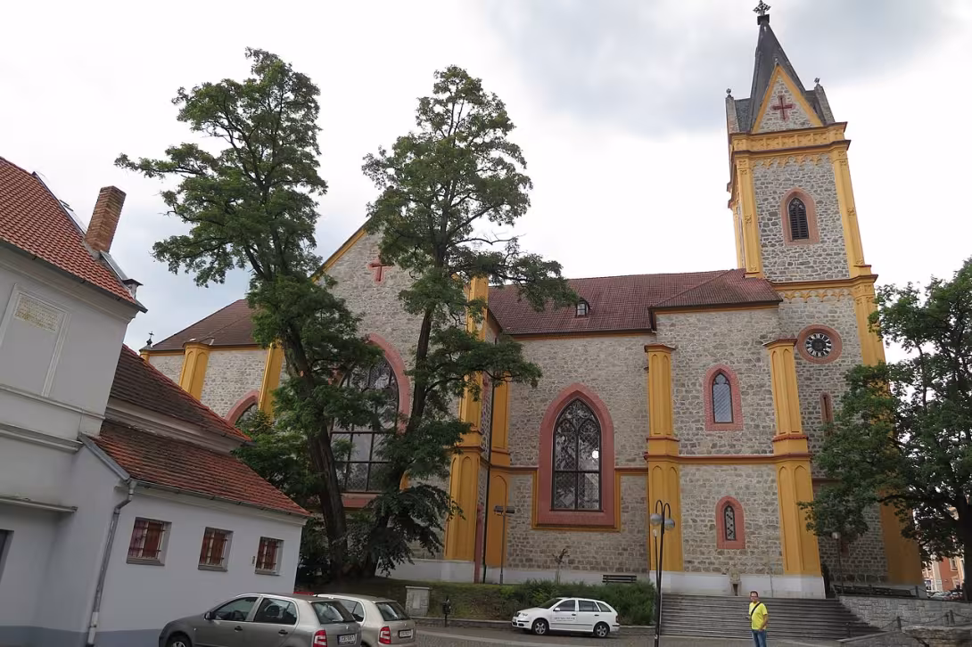 Dnešní pohled – Kostel svatého Jana Nepomuckého (Hluboká nad Vltavou)