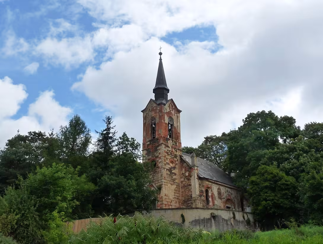 Dnešní pohled – Kostel svatého Jiří (Luková)