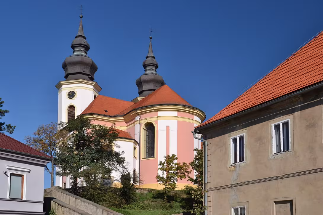 Dnešní pohled – Kostel svatého Petra a Pavla (Březno)