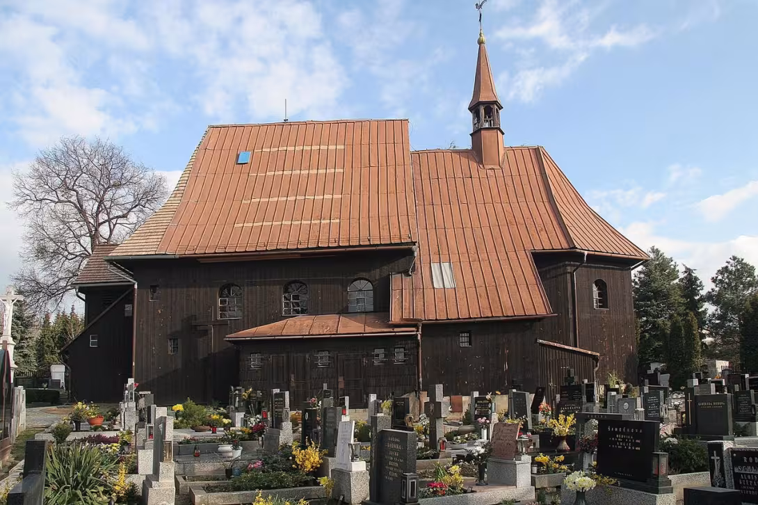 Dnešní pohled – Kostel svatého Petra a Pavla (Hněvošice)