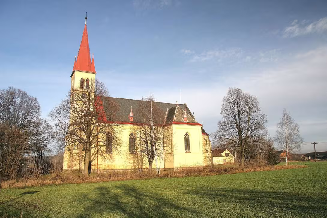 Dzisiejszy widok – Kostel svatého Petra a Pavla (Zaloňov)