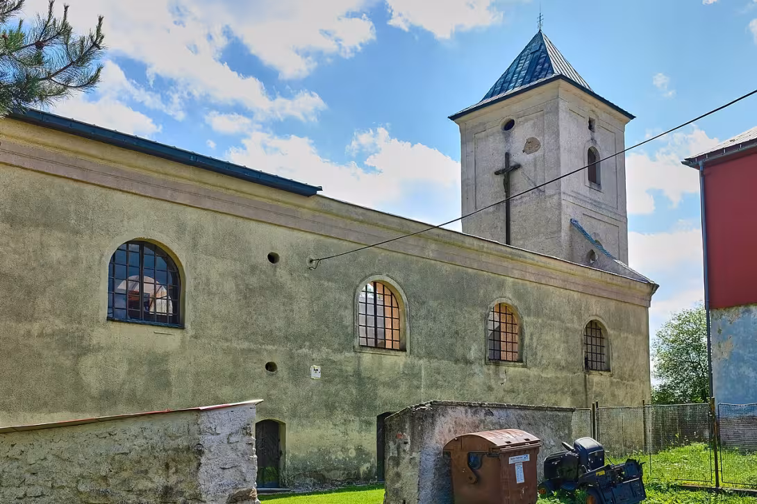 Dnešní pohled – Kostel svatého Petra a Pavla (Krásný Les)