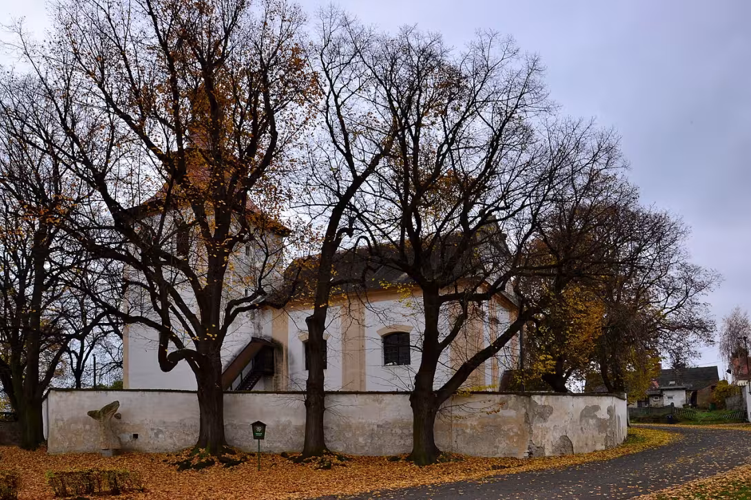 Dnešní pohled – Kostel svatého Vavřince (Podlesice)
