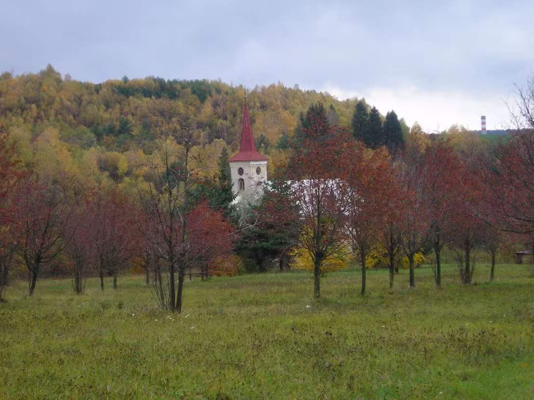 Dnešní pohled – Kostel svatého Václava (Vápenný Podol)