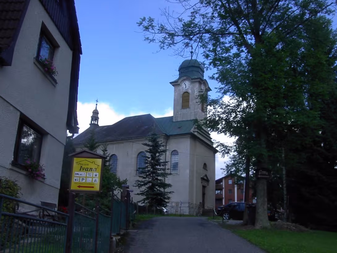 Dnešní pohled – Kostel svatého Václava (Harrachov)