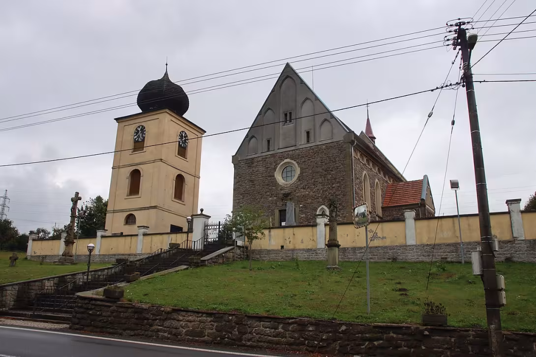 Dnešní pohled – Kostel svatého Zikmunda (Sopotnice)