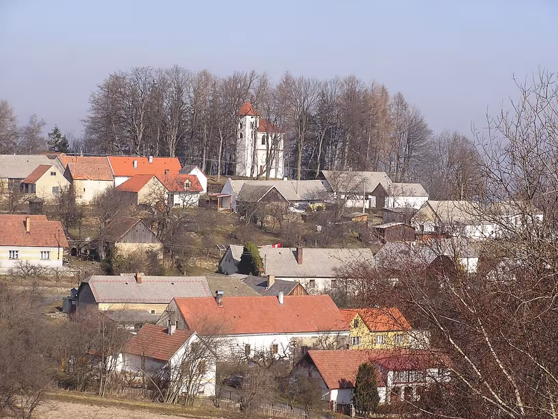 Dnešní pohled – Kostel svatých Jana a Pavla (Dobrš)