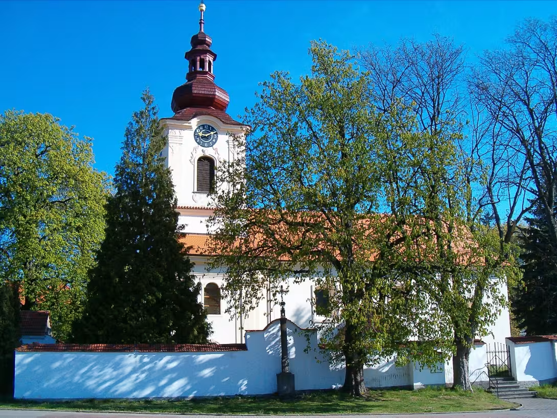 Dnešní pohled – Kostel svatých Petra a Pavla (Petrovice)