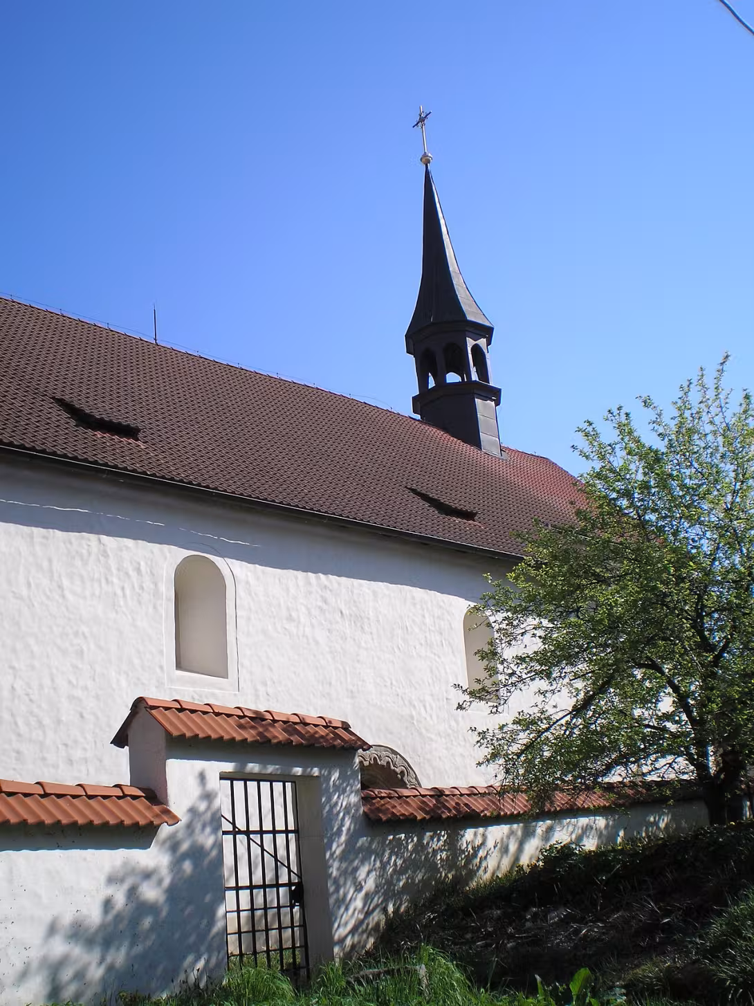 Dzisiejszy widok – Kostel svatých Petra a Pavla (Planá)